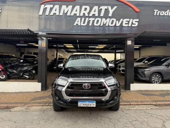 TOYOTA HILUX 2.8 D-4D TURBO DIESEL CD SRX PLUS 4X4 AUTOMÁTICO